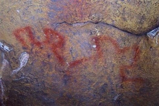 rockhousecavepetroglyphpetitjeanstateparkarkansas3.jpg