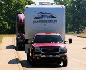 pickup truck with fifth wheel connected