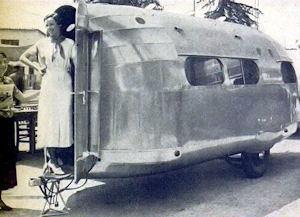 An airplane-type trailer planned by W. H. Bowles.